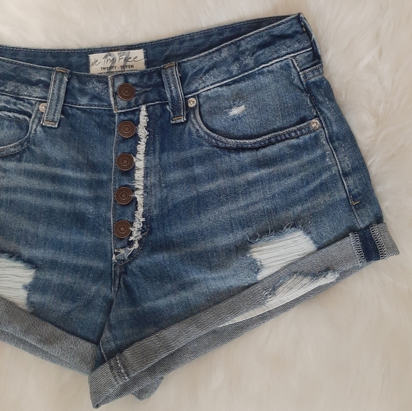 *FINAL SALE* Free People Romeo Rolled Cuff Distressed Button Fly Denim Shorts - Picture 8 of 12